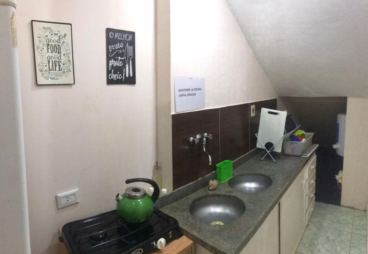 Colibri Hostel Пуерто Игуасу Екстериор снимка